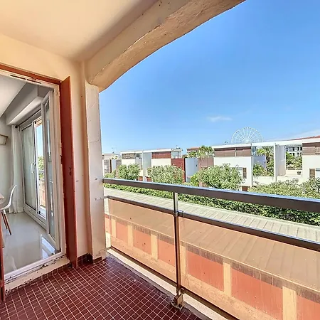 Tout Equipe Avec Terrasse A Cote Des Plages Apartment *